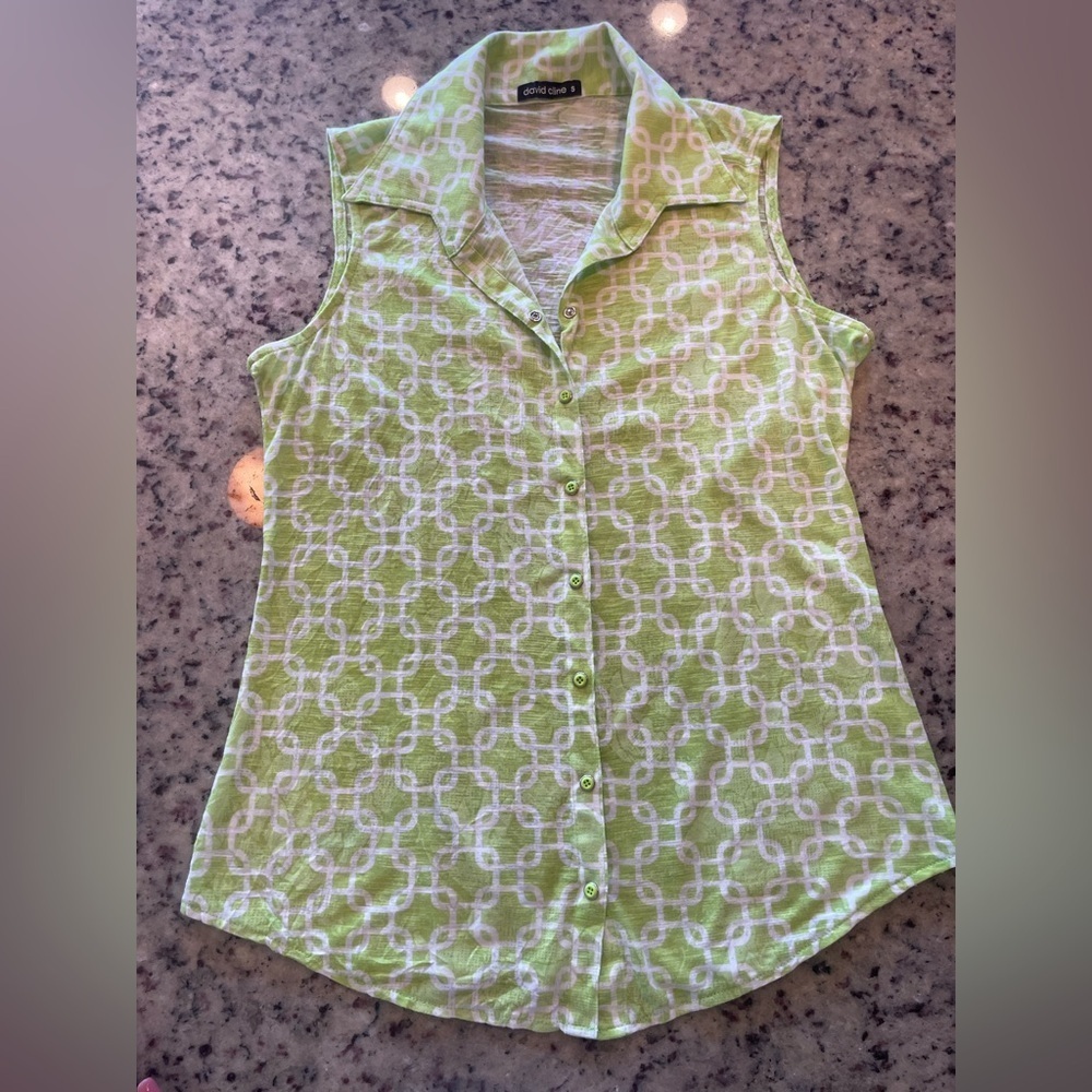 New David Cline, Geo patterned button up top with snaps size small